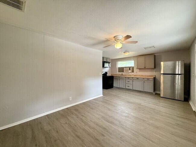 Building Photo - 8240 Krag Dr