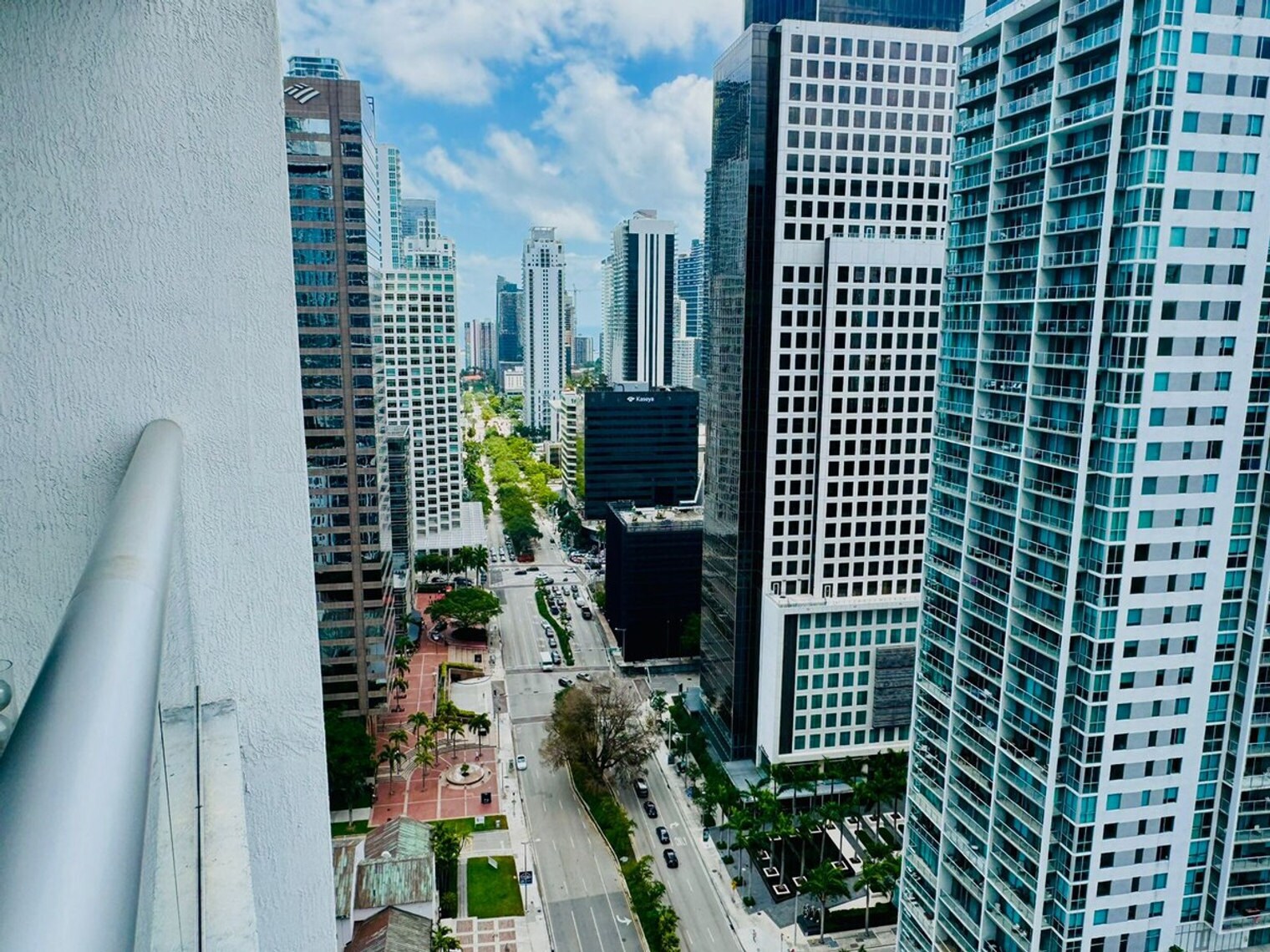 Building Photo - 485 Brickell Ave