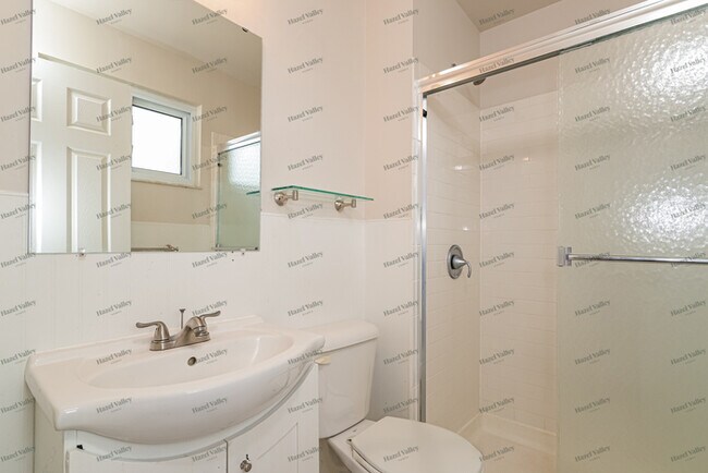 Building Photo - 2740 Radcliffe Dr