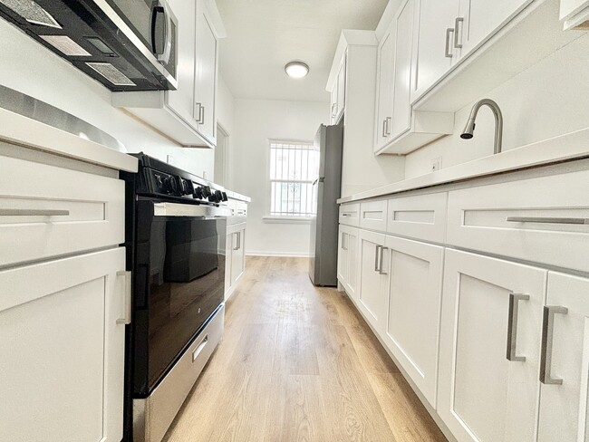 Primary Photo - 1812 W 36th St