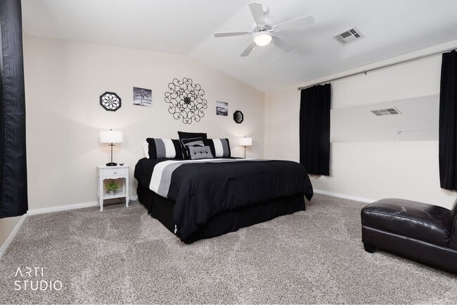 Building Photo - Beautiful 3-bedroom 2-bathroom located in the Hawk Ridge Community