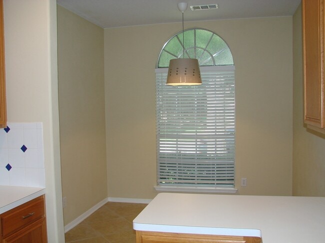 Building Photo - 2910 Blue Dawn Dr