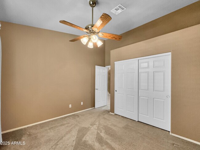 Building Photo - 1624 W South Fork Dr