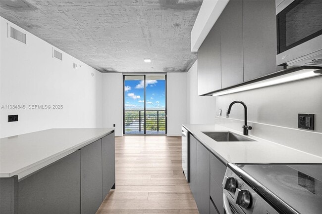 Building Photo - 307 SW 5th St