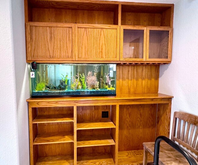 Building Photo - Lovely one level home in Northwest Santa R...