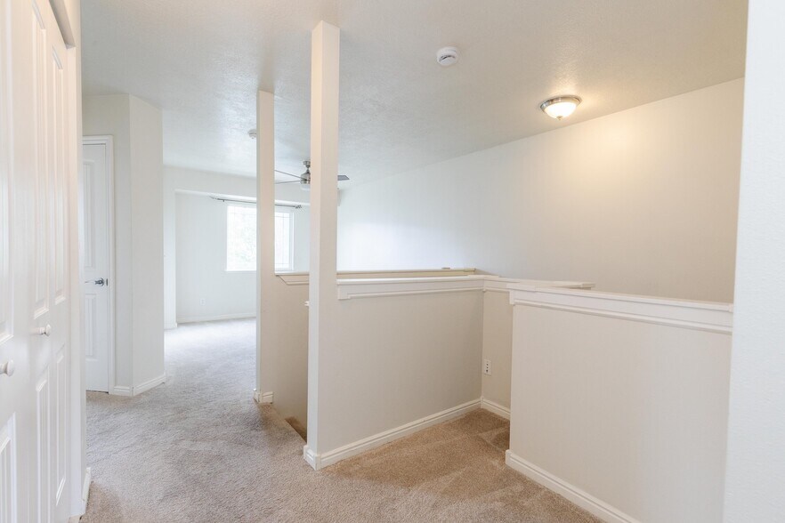 Building Photo - 484 W 1490 N