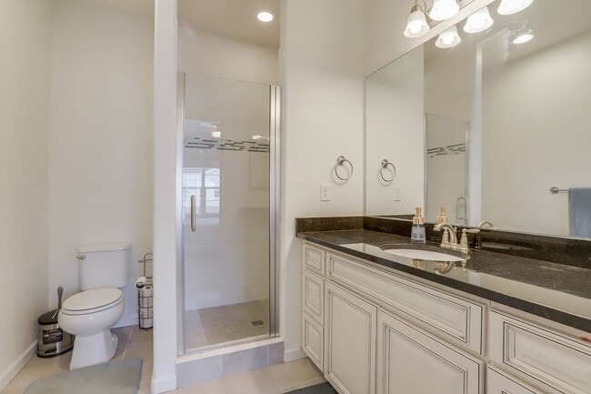 Building Photo - 3 bed 2.5 bath Townhome in Northwest Denver