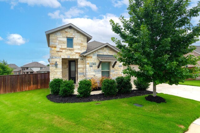 Building Photo - 501 Sixpence Ln