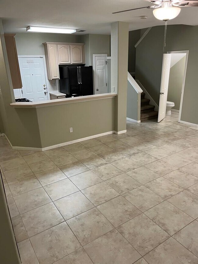 Building Photo - 2100 Pipers Field Dr