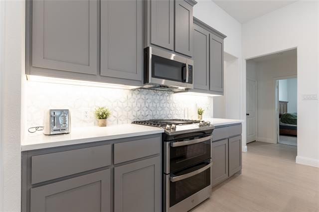 Building Photo - 5200 Woodway Dr