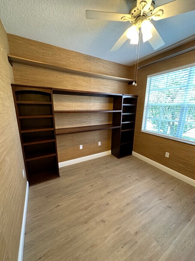 Building Photo - 20205 Merry Oak Ave
