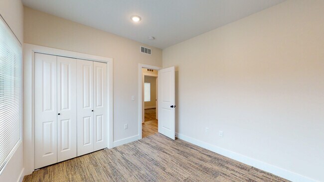 Building Photo - 1149 N Broadview St