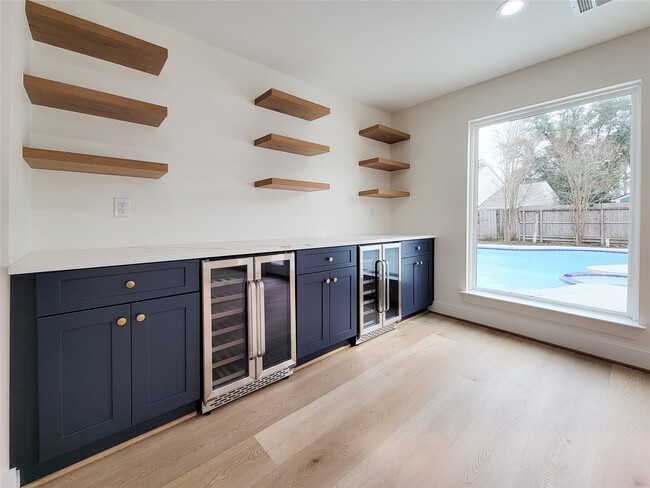 Building Photo - 20223 Laurel Lock Dr