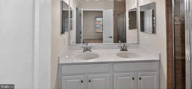 Building Photo - 11601 Leesborough Cir