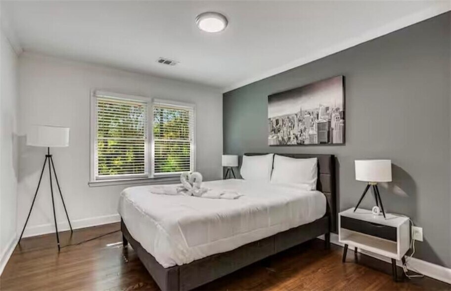 Building Photo - 4050 Washington Rd