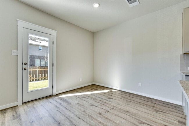 Building Photo - 603B Pearly Eye Dr