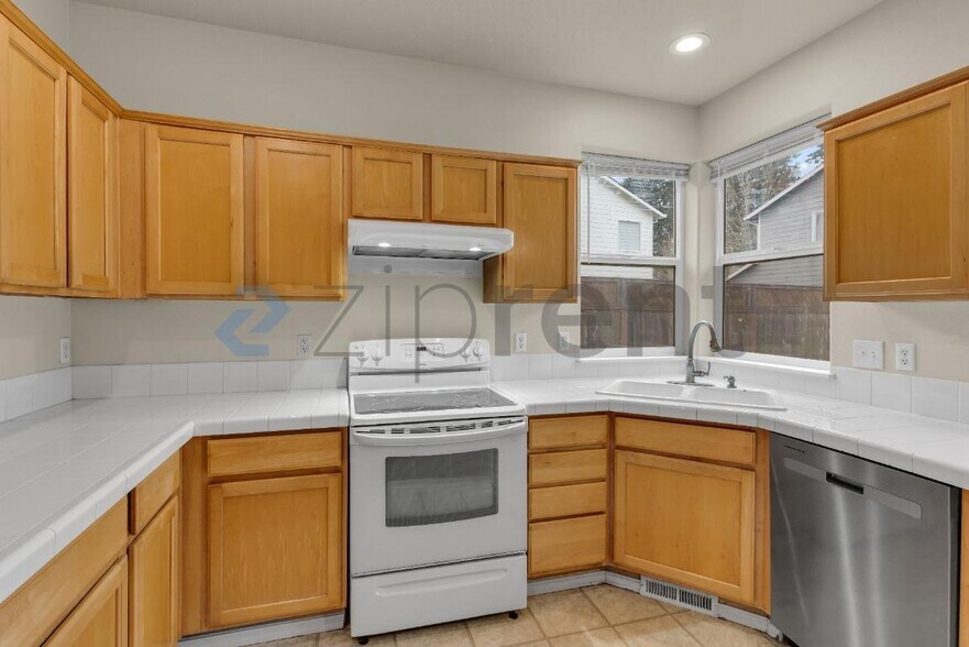 Building Photo - 21312 Redtop Terrace