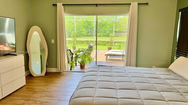 Building Photo - 388 Carrington Dr