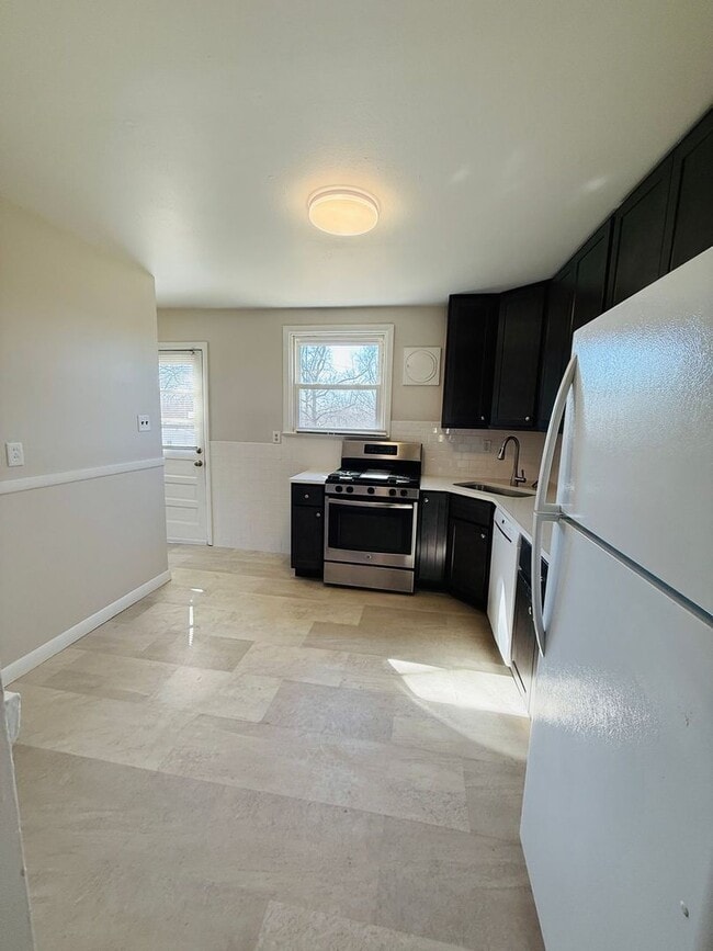 Building Photo - Completely Updated 3 Bedroom Home in Ferguson