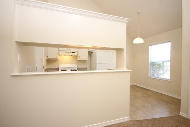 Building Photo - Spacious 3BR/2BA Home in West Pensacola – ...