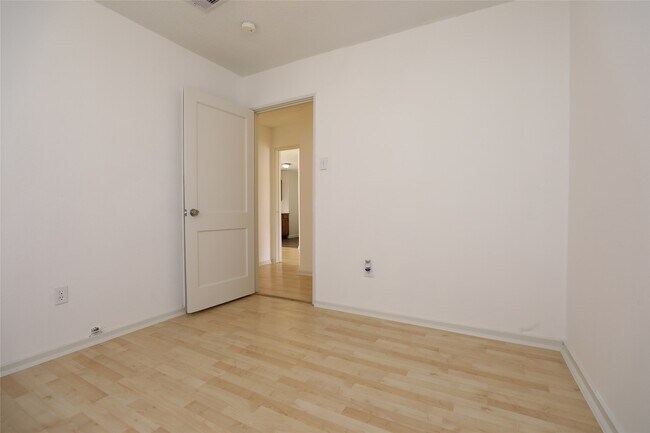 Building Photo - 5418 Myrtlewood St
