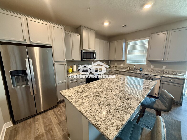 Primary Photo - 8807 Granite Cir