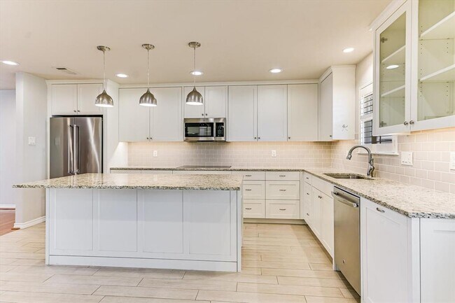 Building Photo - 8405 Cima Serena Ct