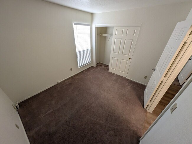 Building Photo - 5117 Kingsbridge