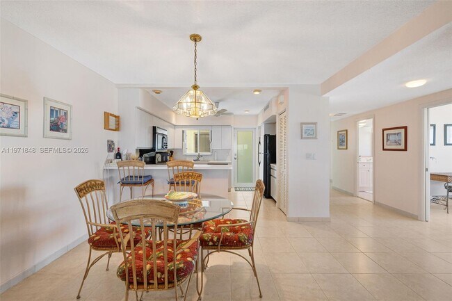 Building Photo - 2001 S Surf Rd