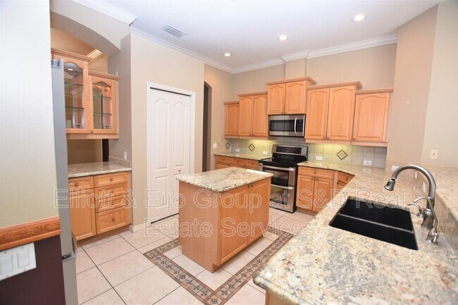 Building Photo - 2218 Longleaf Cir