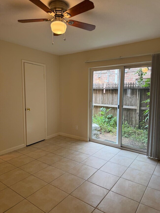 Building Photo - 6402 Del Monte Dr