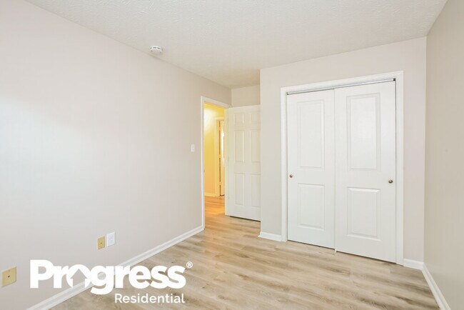 Building Photo - 1449 Country Pointe Dr