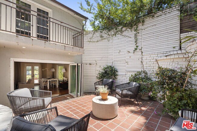 Building Photo - 1531 Marmont Ave