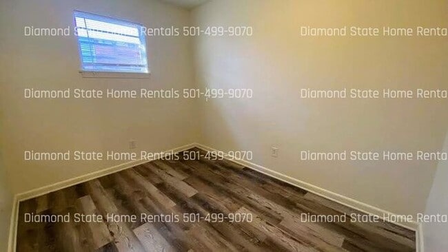 Building Photo - 824 Jane Dr