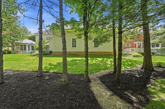 Building Photo - 7273 Berkley Square S