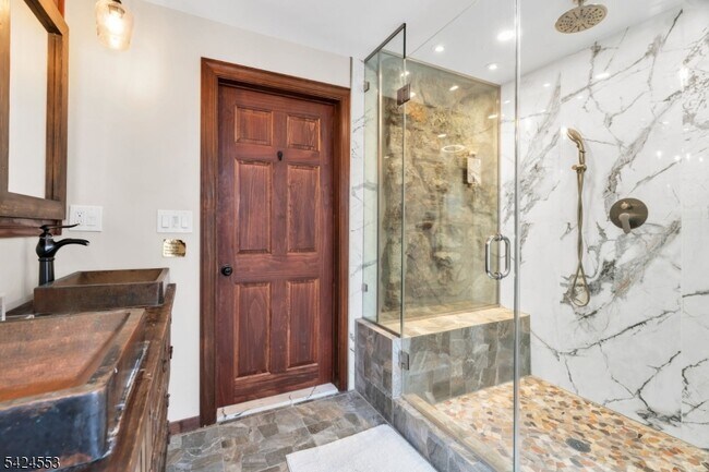 Building Photo - 363 Lakeside Blvd