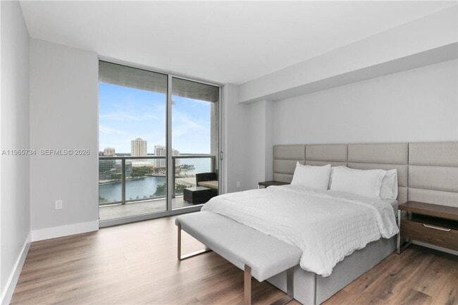 Building Photo - 500 Brickell Ave