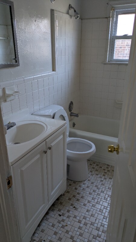 Building Photo - 623 Dudley Ave