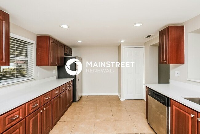 Building Photo - 3 Bedroom Pet-Friendly Home in NEW PORT RICHEY, FL with Main Street Renewal