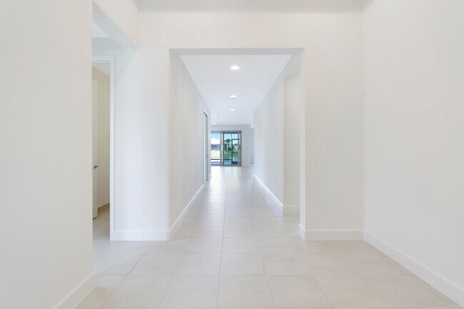 Building Photo - 13439 SW River Rock Rd