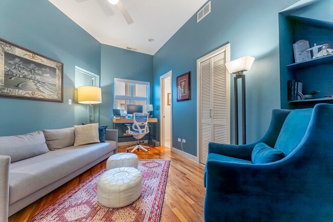 Building Photo - 2300 W Armitage Ave