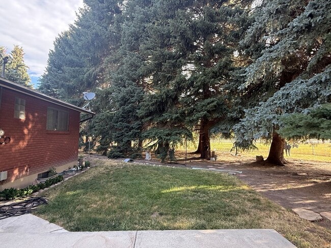 Building Photo - 916 S 6800 E