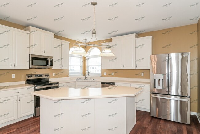 Building Photo - 1122 The Crossings Dr