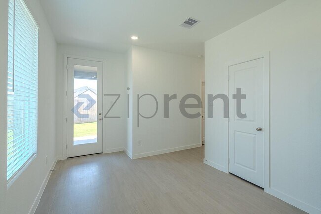 Building Photo - 21514 Barnridge Ct