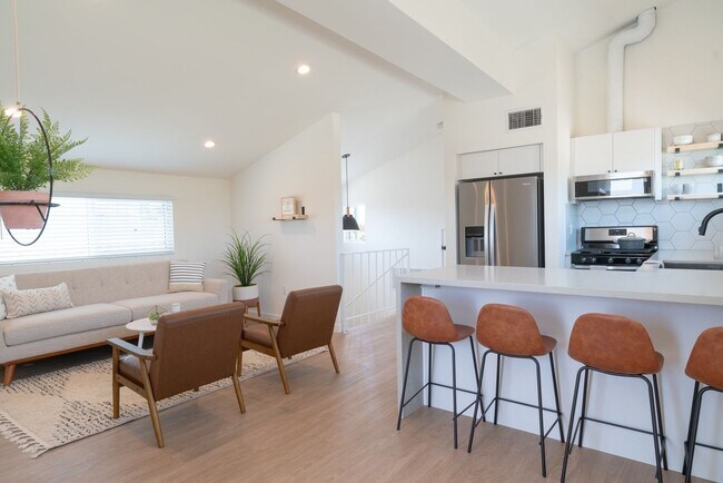 Interior Photo - 24 Park Ave