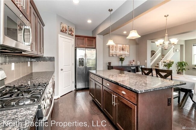 Building Photo - 4 br, 2.5 bath House - 27475 211th Ct SE