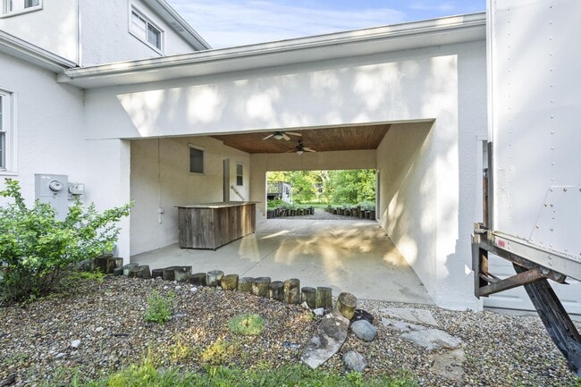Building Photo - 7711 Hayden Run Rd