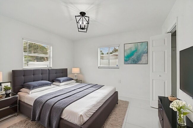 Building Photo - 455 81st Ave