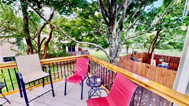 Building Photo - Beautiful Updated 3 Bed 3 Bath Home in Ove...