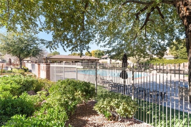 Building Photo - 10625 Mt Jefferson Ave